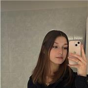 Studentessa 16enne con buone conoscenze in ambito scientifico e grammaticale