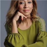 Offro lezioni private a bambini delle scuole elementari e medie, adattandele alle loro esigenze.