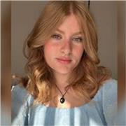 Studentessa di Lingue specializzata in inglese e spagnolo, offro lezioni online per ragazzi, con un approccio pratico.
