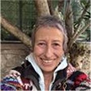 Mi impegno a fornire ai giovanissimi gli strumenti per imparare semplici nozioni di lingua e cultura tedesca, divertendosi!
