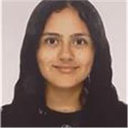 Estudiante de bachiller con amplios conocimientos lingüísticos y científicos 