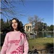 Profesora de matemáticas , estudiante de Bioquímica y Biología Molecular que busca un trabajo que compaginar con la carrera