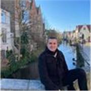 Maestro de educación primaria y estudiante de geografía e historia