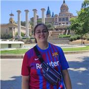 Profesora de Educación Primaria, con muchas ganas de impartir clases y de enseñar a alumnos. Puedo enseñar todas las asignaturas