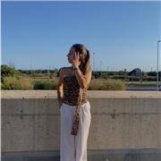 Alumna de Bachillerato con título oficial de Cambridge del First Certificate. Me gustaría dar clases a niños de primaria.