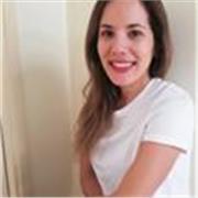 Me considero una persona paciente y cercana. Mis clases serían a niños y jóvenes que buscan mejorar su comprensión y confianza.