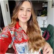 Professeure d'anglais, communicatrice et étudiante aussi! Maintenant en master de management.  