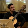 ¡entusiasta de la guitarra! ¡desde la esmuc preparado para dar clases a todos los que amen tanto la música como yo!