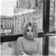 Offro lezioni private principalmente di discipline umanistiche per qualsiasi livello. Sono comunque disponibile per ogni evenienza Dottoressa in Lettere e docente