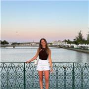 Profesora imparte clases particulares a estudiantes de infantil, primaria y secundaria de todas las materias