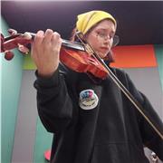 Profesora de música con enfasis interdisciplinario