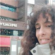 Tengo un certificado en enseñanza de español como lengua extranjera. He enseñado en Irlanda y guiado grupos dconversación en Japón