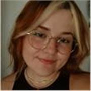 ¡Hola! soy Carmen y estoy graduada de Bellas Artes. Imparto clases de cualquier ámbito artístico.