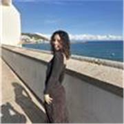 Muy activo como gymnasia .Puedo dar clases de inglés también. Estoy practicando mi español pero inglés es mi primero lengua. 