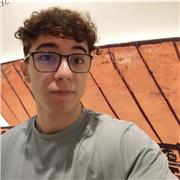 Estudiante de Historia en la universidad autónoma de Madrid, con ganas de dar clase.