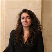 Élève-avocate en cours d'obtention du CAPA, pédagogue et bienveillante, je souhaite apporter mon aide aux étudiants en droit