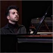 Piano lessons by a music university student