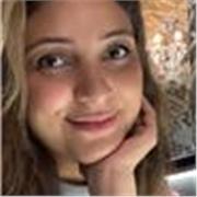 Ciao, mi chiamo Shaymaa e lavoro come insegnante nelle scuole elementari. Insegno inglese come seconda lingua e anche arabo 