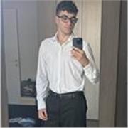Sono uno studente di quarta superiore Liceo scientifico che trova il latino complesso ma particolarmente stimolante