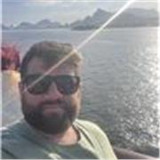 Meu nome é Jean, sou professor de física e matemática, formado na UFRJ. Atualmente atuo no ensino público e privado