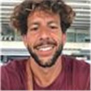 Profesor de inglés y francés imparte clases