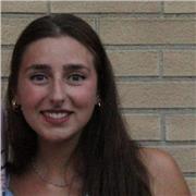 Studentessa al secondo anno di medicina in inglese a Pavia, diplomata al liceo scientifico tradizionale, certificazione di inglese IELTS livello C1