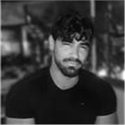 Licenciado en negocios, diseño y comunicación