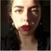 Profesora de Artes da clases de dibujo a público en general