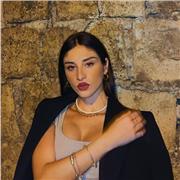 Ragazza con diploma è disposta a dare lezioni private ai bambini di scuola primaria