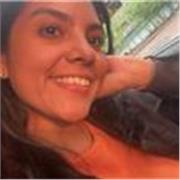 Me defino como una persona responsable, paciente, cercana y comprometida con el aprendizaje.