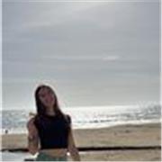 studente universitaria ferrata in matematica per bambini e ragazzi di scuola elementare e media