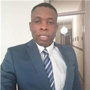 I am a patient and passionate communicator and personal coach, who will guide you step by step towards your learning objectives.