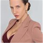 Soy abogada y también profesora de español online. Ayudo a extranjeros a aprender español de una manera práctica, clara y entretenida.

Mis clases están enfocadas en la conversación, la pronunciación y el vocabulario de uso cotidiano, siempre adaptándom