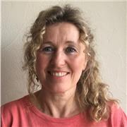 Cours d'anglais en ligne avec Anglophone
diplômé et expérimentée
Bac +4 et Masters en langues étrangères, Université de Westminster.
Diplôme d'études supérieures d’enseignement, Université de Cambridge