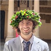 Ciao! Se hai bisogno di qualcuno che ti aiuti a capire meglio i grandi pensatori della filosofia, sono pronto ad assisterti!