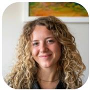 Diplomata ad un Liceo linguistico e tutt'ora laureanda in Filosofia offro aiuto compiti/ripetizioni per elementari e medie