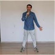 Donne cours de chant dans un esprit positif et motivant !