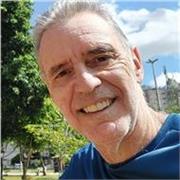 Sou um entusiasta por ensinar a matemática para quem precisa aprender e para quem deseja se aprofundar na disciplina, sempre de forma descontraída, mas, também, bem profissional