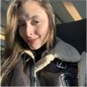 Artista visual que acompaña procesos de dibujo y pintura en todas las edades