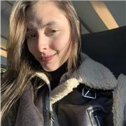 Artista visual que acompaña procesos de dibujo y pintura en todas las edades