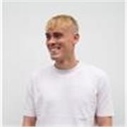 Aspirante insegnante di italiano, disponibile per lezioni online o in presenza a casa mia.Voglio dare una mano e spero possiate ricambiare la mia fiducia