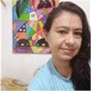 Profesora que brinda clases de español y lectoescritura