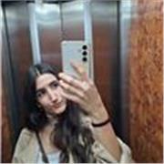 Profesora de iniciación a la guitarra acústica