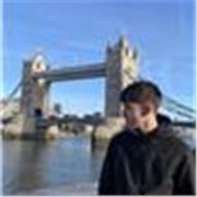 Soy Matías, estudiante del doble grado en Inglés y Español. En mis ratos libres ofrezco clases de inglés🏴󠁧󠁢󠁥󠁮󠁧󠁿, castellano 🇪🇸 y francés🇫🇷 hasta un nivel de bachiller. Me gusta tratar con niños, no dudes en contactarme