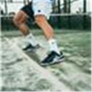 - Monitor con amplia experiencia y titulado por la Real Federación Madrileña de Padel ofrece clases de padel en P. Oeste Alcorcon