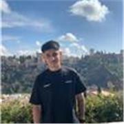 Ich bin 20 Jahre alt und ein motivierter sowie verantwortungsbewusster Spanischlehrer. Ich habe Freude daran, anderen beim Lernen 