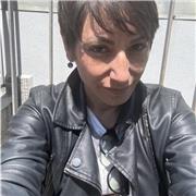 Non vedo l'ora di conoscerti per aiutarti: insegnerò grammatica, lingua e letteratura italiana, storia, latino e geografia