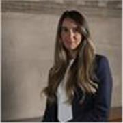 Sono un avvocato di 35 anni con flessibilità di orario e farei le lezioni online. Ho ottima conoscenza della lingua italiana.