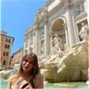 Bonjour, 
Sono Colette, madrelingua francese, vengo di Marsiglia ed offro lezioni e sostegno, preparazione ai esami DELF. 

