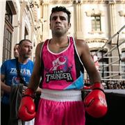 Entrenador personal de boxeo o general con varias titulaciones